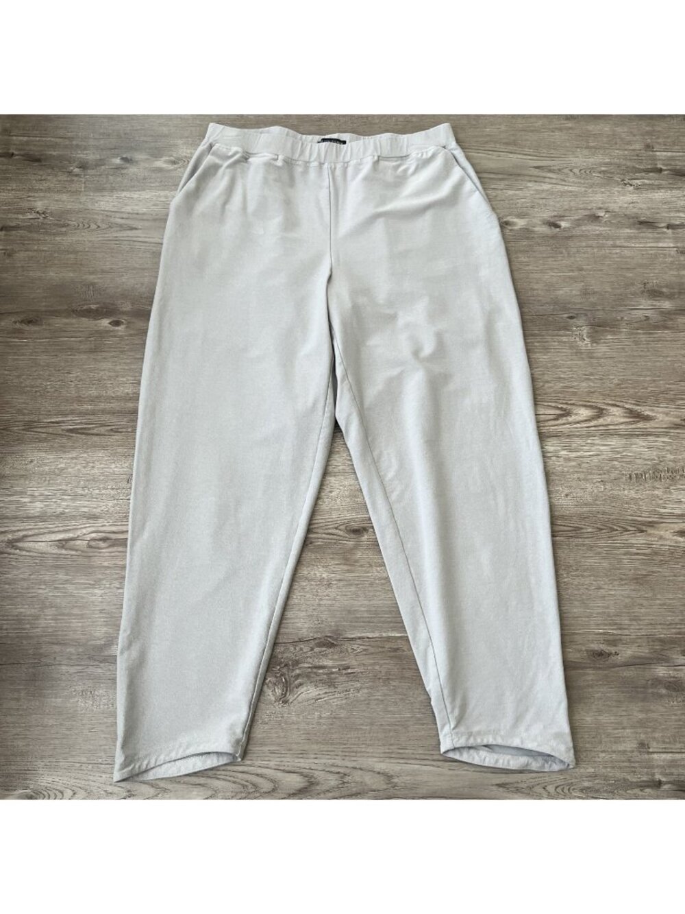 Eileen Fisher Washable Stretch Crepe Pants Womens M Light Gray Tapered Crop